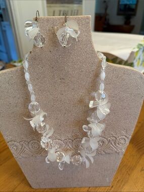 White Floral Bead Necklace and Earring Set - Women Jewelry Vintage Lucite